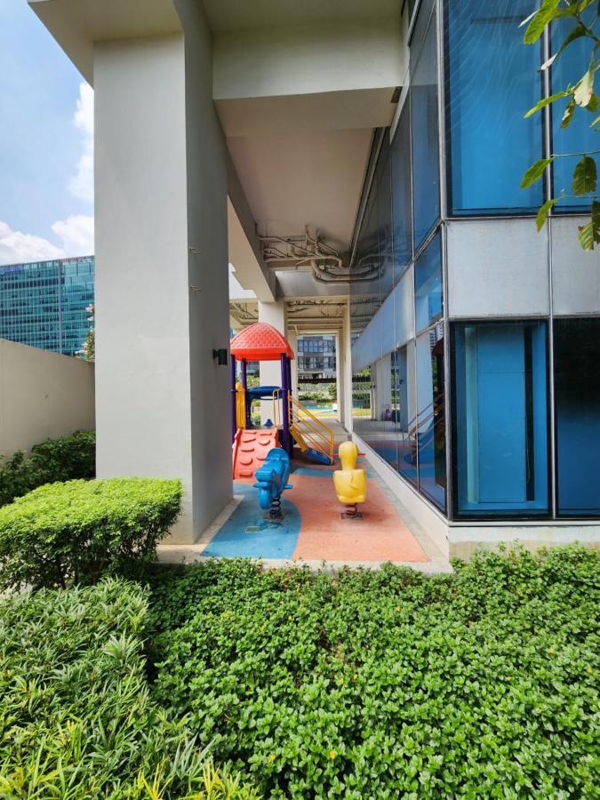 Shopping Haven Across Uptown Mall And Mitsukoshi Mall Free Parking With Washer Apartment *