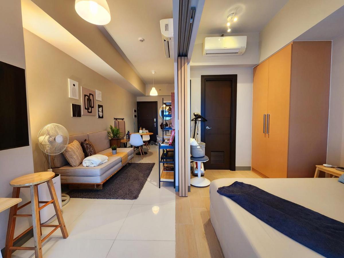 Spacious 7u Homey Unit Steps Away From Uptown Mall And Mitsukoshi Mall Free Parking With Washer