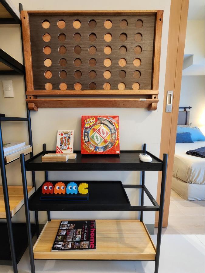 Spacious 7u Homey Unit Steps Away From Uptown Mall And Mitsukoshi Mall Free Parking With Washer Apartment Manila
