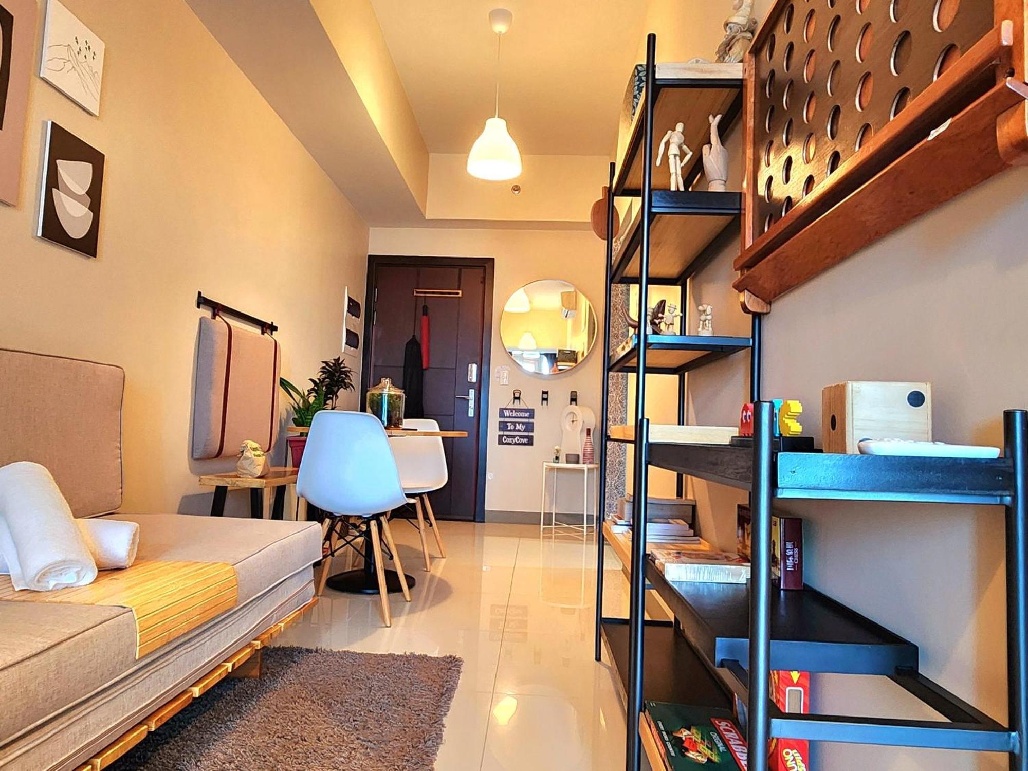 Spacious 7u Homey Unit Steps Away From Uptown Mall And Mitsukoshi Mall Free Parking With Washer Manila